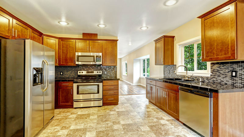 Quick Guide to Help You Choose the Right Kitchen Cabinets in Troy MI for Your Home