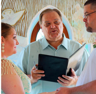 4 Questions to Ask When You Choose a Non-Denominational Officiant