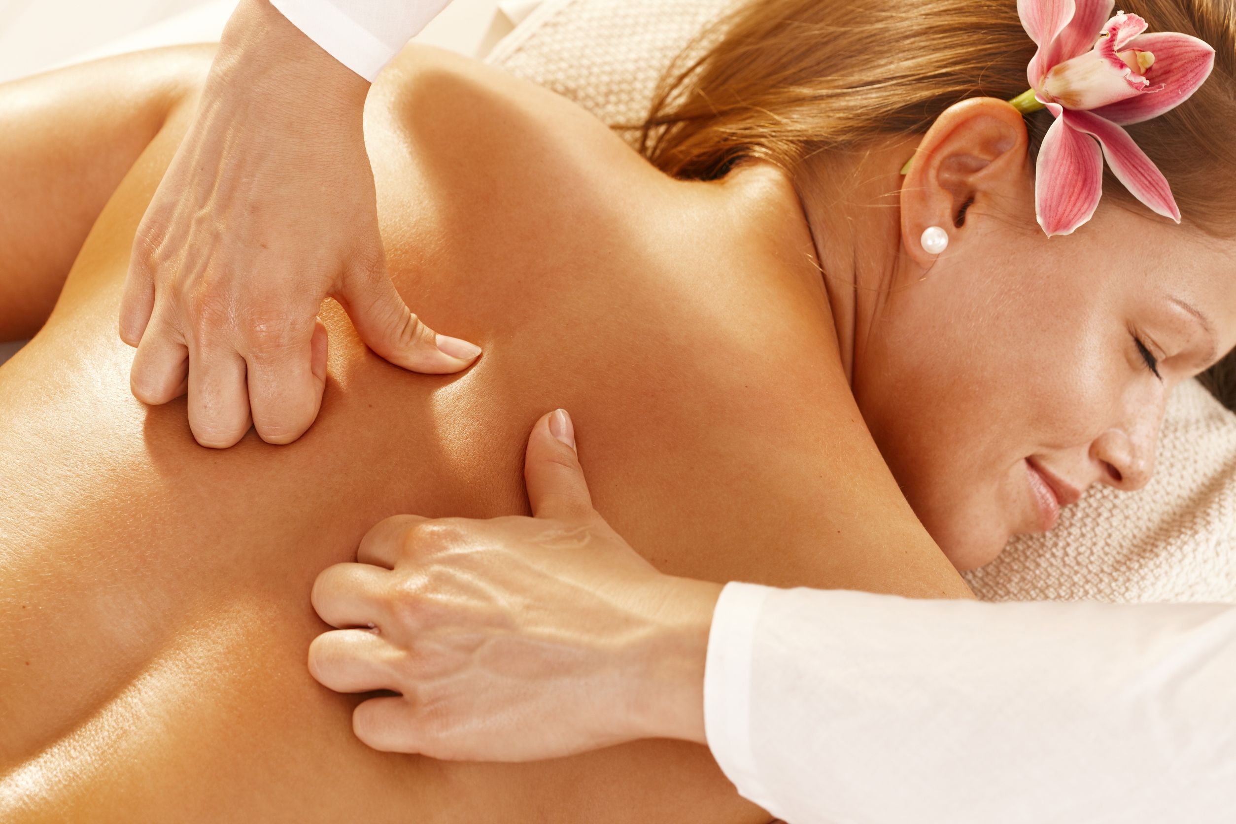Hot Chicks Massage