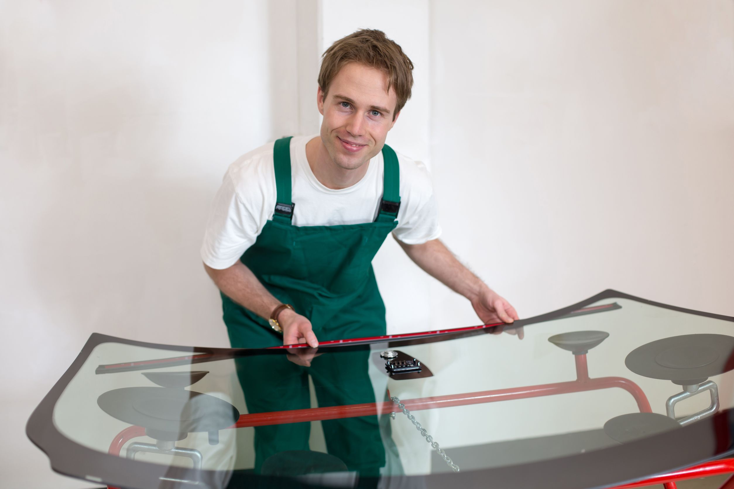 The Benefits of Hiring a Glass Repair in Arlington VA Professional