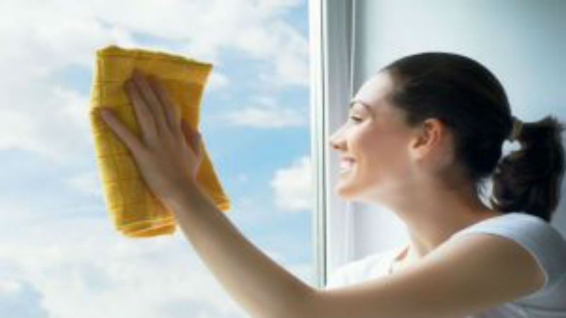 Can the Best Streak-Free Glass Cleaner Be Safe to Use?