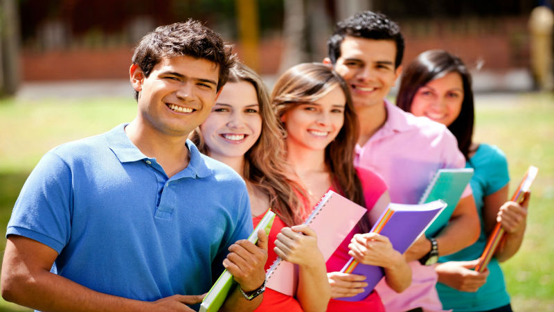 Various Roles Available to Those With a Degree in Art Education