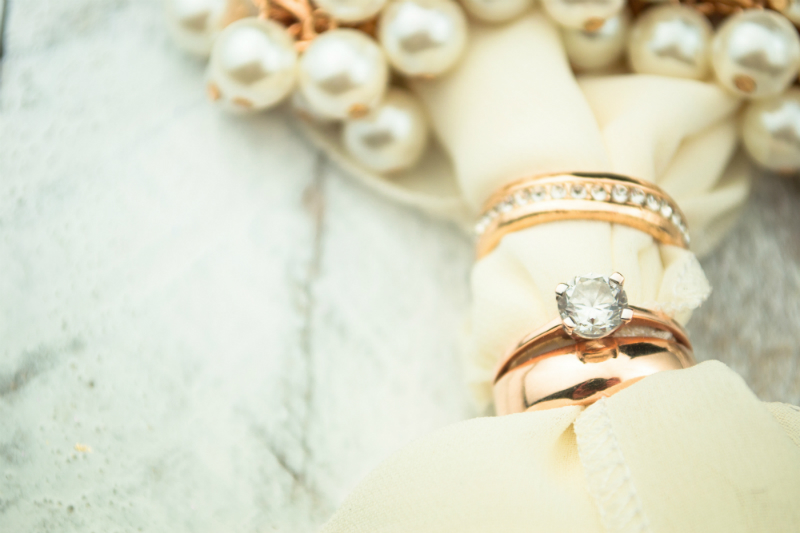Ways to Select a Stylish Wedding Gift the Groom Will Really Love