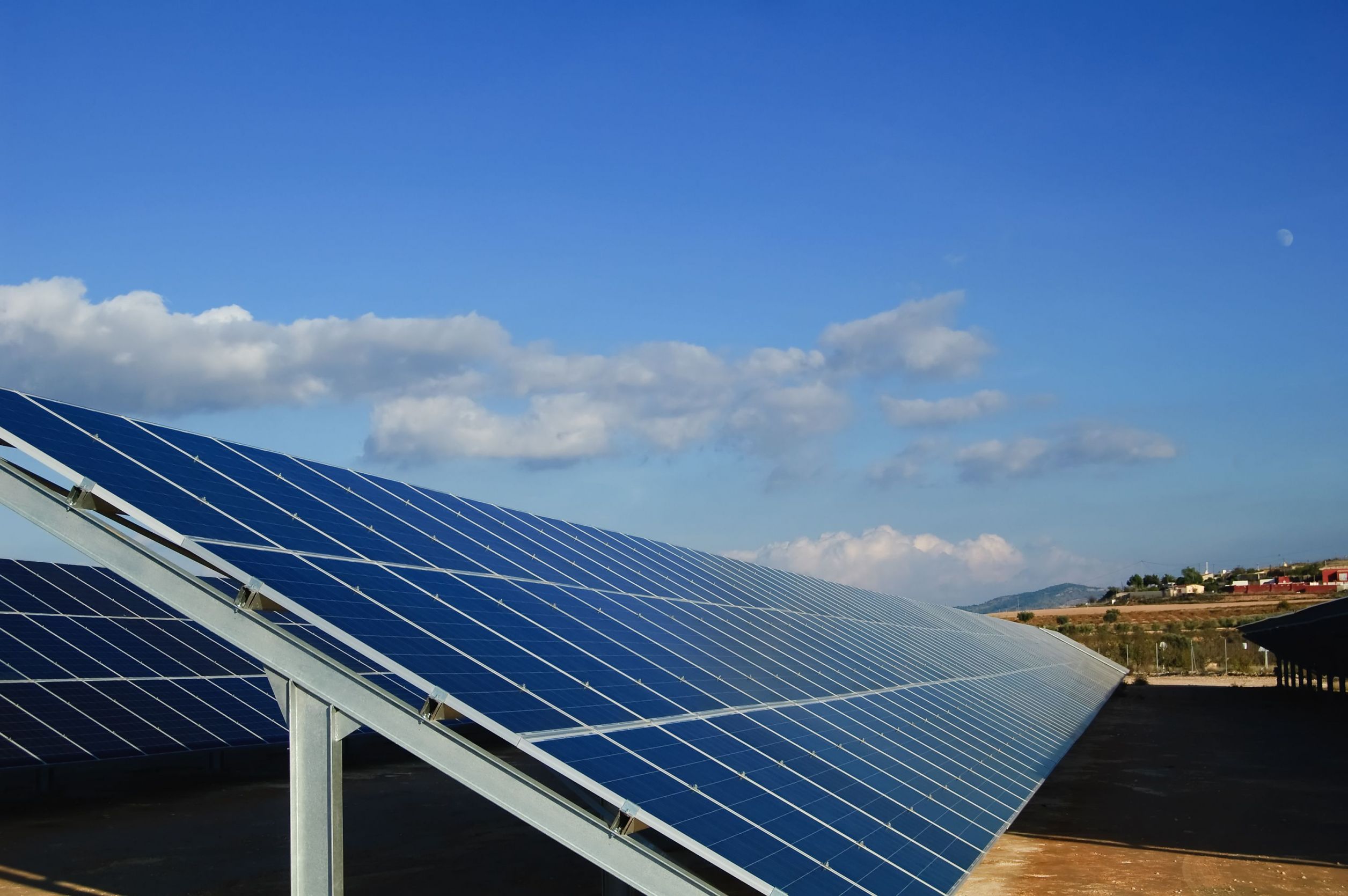 The Benefits of Installing Solar Panels at Home in West Palm Beach