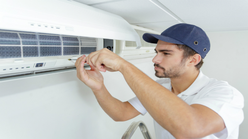 Getting Air Conditioner Repair When Experiencing Freon Leaks