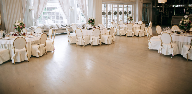 Lighten Up Your Wedding with Cheerful Gingham