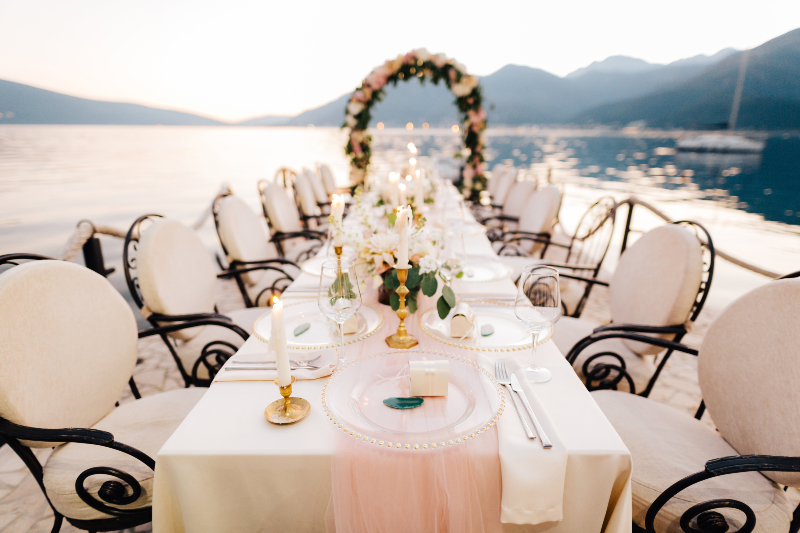 A Simple Tablecloth Swagging Technique